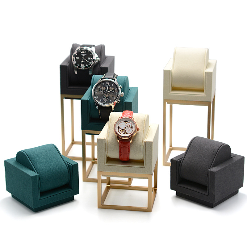 Luxury Watch Photography - Stojak na zegarki z metalową ramą,